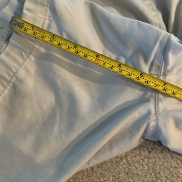 Lands End Ladies Khaki Weekender Shorts - Freshly Laundered- Gently worn Sz 16 - Picture 4 of 13